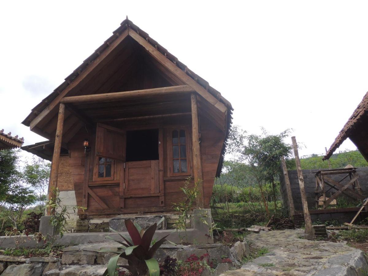 Singgasana Villa&Resto Bedakah Exteriör bild