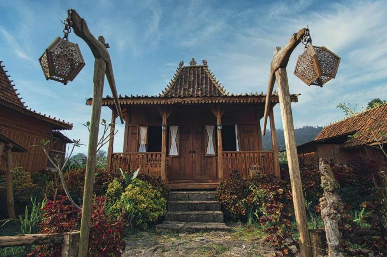 Singgasana Villa&Resto Bedakah Exteriör bild
