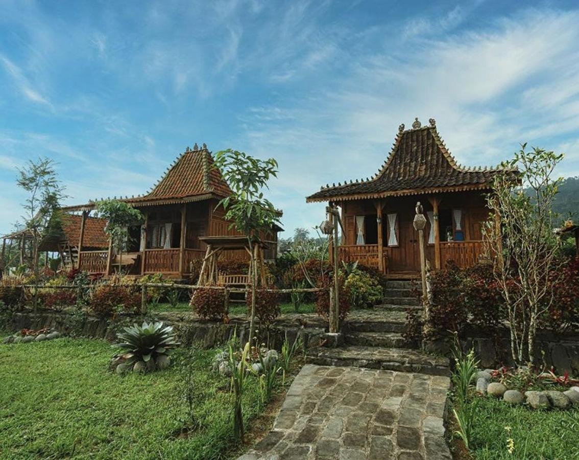 Singgasana Villa&Resto Bedakah Exteriör bild