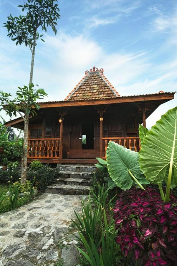 Singgasana Villa&Resto Bedakah Exteriör bild